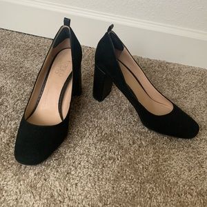 Size 8.5 chunky heel closed toe heels!